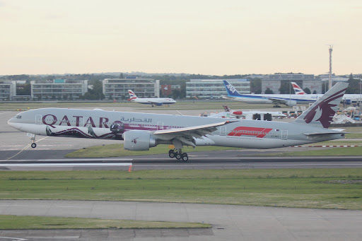 Aviation 1/400 カタール航空 777-300ER A7-BEL www.JetCollector.com: Qatar F1 B777-300ER A7-BEL 1:400 Scale