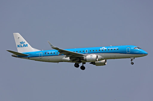 PH-EZY - Embraer Emb-190-100LR - KLM Cityhopper | Plane Finder