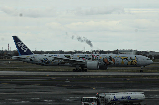 JA784A - Boeing 777-381ER - All Nippon Airways (ANA) | Plane Finder