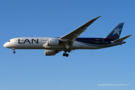 CC-BGI - Boeing 787-9 - LATAM Chile - Plane Finder