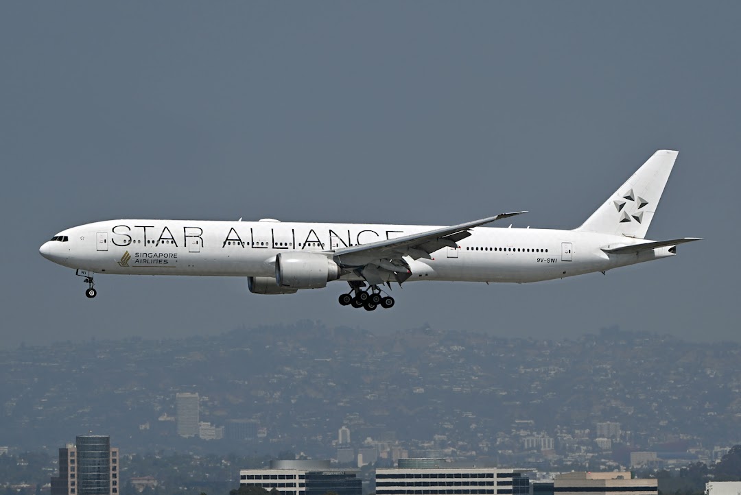 SQ 9V-SWI B773 LAX