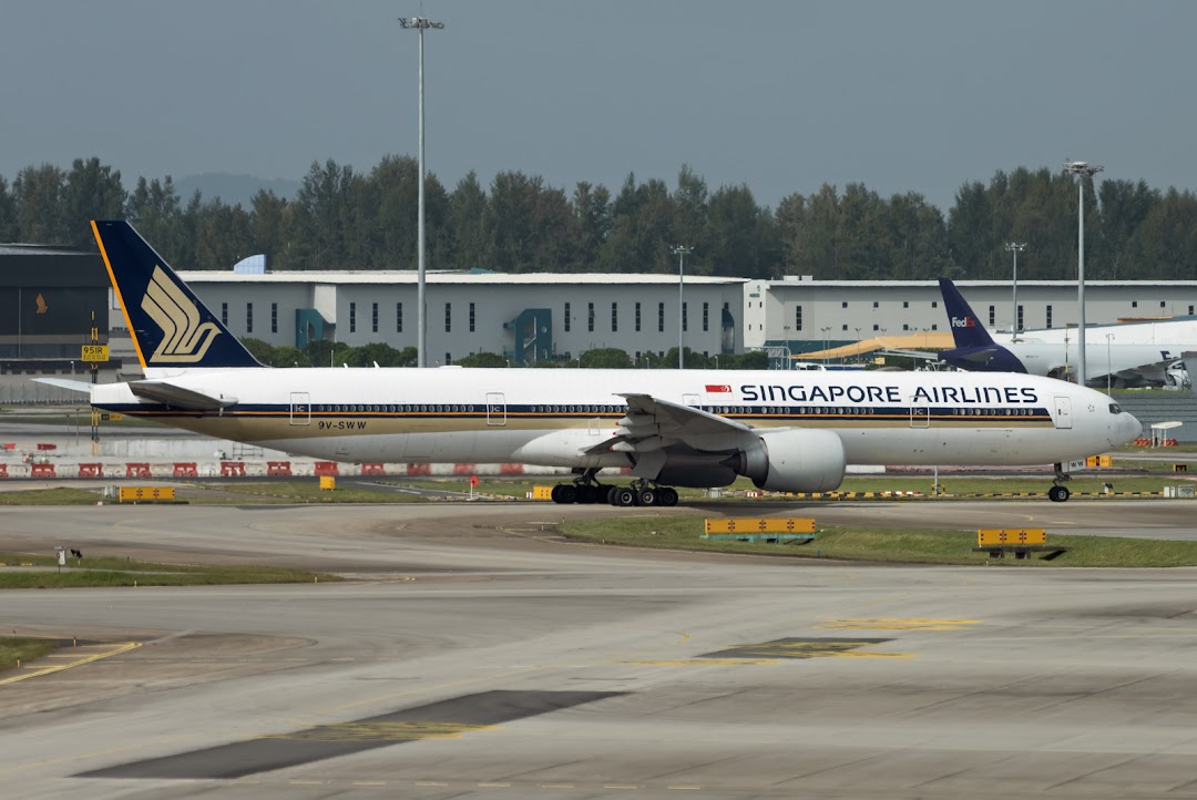 SQ 9V-SWW B773 SIN