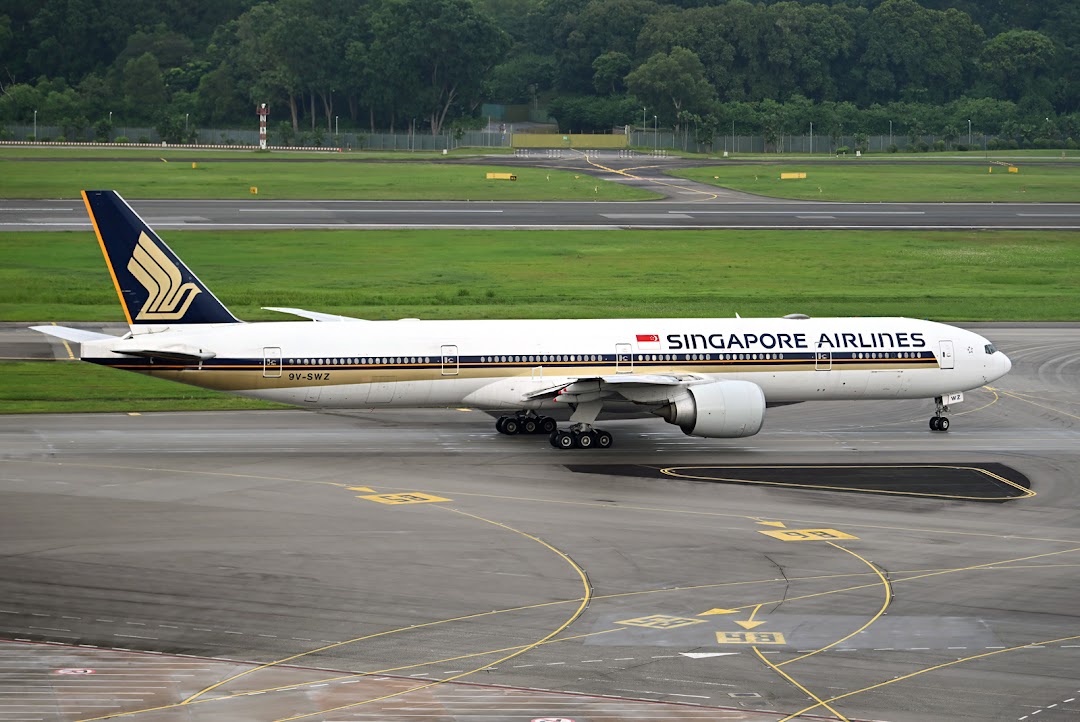 SQ 9V-SWZ B773 SIN